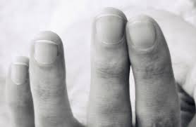 Wie Formt Und Pflegt Mann Die Fingernagel
