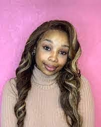 Candice Mo's Instagram, Twitter & Facebook