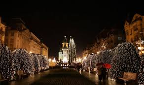 De ceva vreme ma tot chinuie o intrebare: Fara Targ De Craciun In Acest An La Timisoara Dispare Si Cupola De Lumini Din Centru