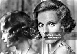 269 Daisy Buchanan Photos & High Res Pictures