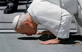 Psbattle The Pope Kissing His Shadow Check More At Https Www Evmore Net Featured Psbattle Photoshop Battle Kissing Him Shadow