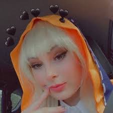 Melody Cohen's Instagram, Twitter & Facebook