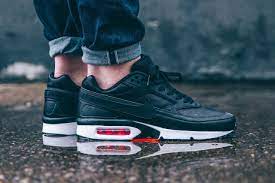 Nike Air Max Bw Premium Black Bright Crimson Wolf Grey Nike Air Max Black Sneakers Nike Air Max Nike Air Max Premium