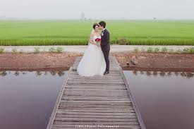 Photo on the right was shot through a bunch of dried flowers. Kuala Selangor Simplybenji Photography