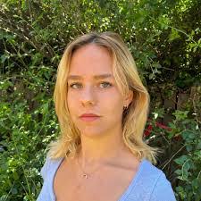 Natalie Schreyer's Instagram, Twitter & Facebook