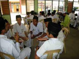 Sebagai pelajar, kita perlulah mempunyai azam dan matlamat yg baik untuk terus berjaya.kejayaan tidak akan datang bergolek jika tiada usaha yg berterusan. Maktab Mahmud Pokok Sena Wmv Youtube