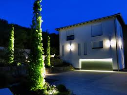 Sie arbeitet als redakteurin für ein. Lampen Henrich Daslichthaus Com Lichtplaner Des Jahres 2020 Grosse Leuchtenausstellung Kreative Lichtkonzepte Lichtideen Fur Terrasse Und Garten