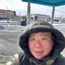 What is the best restaurant for dinner before a show at Amalie Arena?