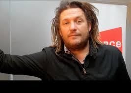 Olivier delacroix part à la rencontre de personnes qui luttent au quotidien pour surmonter une épreuve qui les a profondément changées. France 2 Les Mysteres De La Foi Interview Video D Olivier Delacroix Realisateur Tout Pour Les Femmes