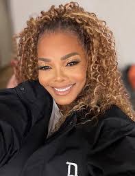 Evan Hilton's Instagram, Twitter & Facebook