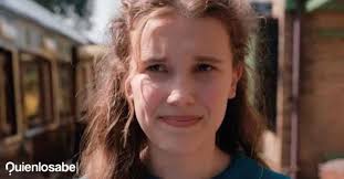 Millie bobby brown and henry cavill are set to return for a sequel to enola holmes, the netflix caper about sherlock holmes' younger sister. Enola Holmes Ist Der Neue Hit Von Millie Bobby Brown Wer Weiss