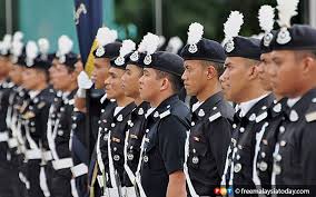 Paragraph 20 of the perintah tetap ketua polis negara (ptkpn) a501 states that when an auxiliary police collaborates with a regular police officer, the auxiliary police has to be lower in rank than the police officer. Peguam Gesa Putrajaya Beri Kuasa Ipcmc Ke Atas Polis Dan Kpn Free Malaysia Today Fmt