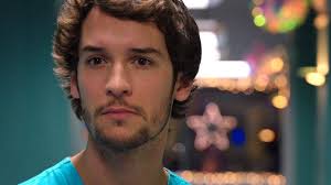 We're filming with Nic Jackman, aka #HolbyCity's Cameron Dunn, and want  your burning questions! Comment in the replies to this post and we'll pick  some to ask him!