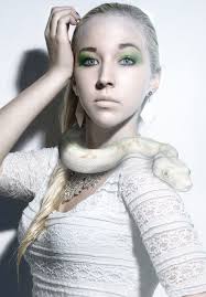 Avery Rowe (arowe199102)