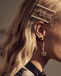 Trend Alert Hair Accessories Leonie Hanne Haute Couture In 2020 Hair Accessories Pink Hair Clips Hair Pins