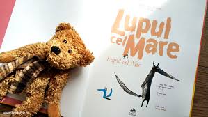 Un mijloc de comunicare intre ei este prin marcarea teritoriului (prin secretii mirositoare) si prin urlete (la inceput urla numai unul si apoi toti). Lupul Cel Mare È™i Lupul Cel Mic Despre Timiditatea È™i Neincrederea In Sine Book Style