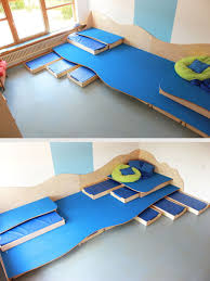 Unsere mitarbeiter haben es uns zur fragen obersten aufgabe gemacht, ware verschiedenster variante ausführlichst zu. Spiel Und Schlafpodest Kindergarten Innenraum Kindergartenentwurf Kinder Krippe