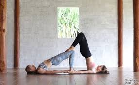Relaxing yoga poses for beginners. Easy Yoga Poses For Two People Beginners Guide To Couples Yoga