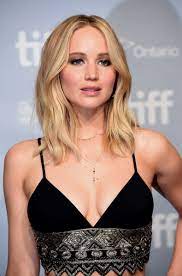 Jennifer Lawrence S Hair Evolution From Blonde To Brunette Long To Short Jennifer Lawrence Hair Jennifer Lawrence Short Hair Jennifer Lawrence Blonde