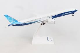 The boeing 777x will also be using the worlds most advanced jet engine, namely the general electric ge9x. Boeing House Boeing 777 9 Flex Wingtips Gears Stand Skymarks Skr1029 Scale 1 200 Eztoys Diecast Models And Collectibles