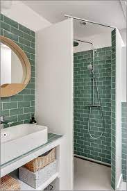 Tout naturellement, le vert sauge possède aussi des vertus apaisantes. Idee Petite Salle De Bain Vert Sauge Deco Douche Idee Salle De Bain Salle De Bain Tendance