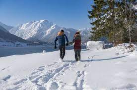 The winter sports region achensee actually consists of the ski resorts. Aktiver Winter Am Achensee Verwohnhotel Kristall