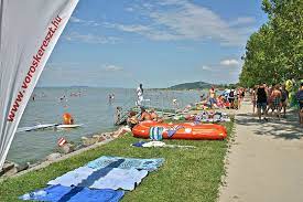 Jun 25, 2021 · címkék : Szabad Strandok Balatonfenyvesi Turisztikai Egyesulet