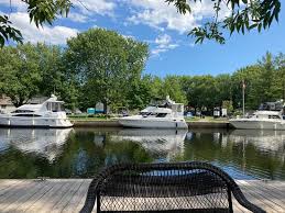 Savourez de longs et agréables moments au soleil avec nos différentes tables de jardin. Vue De Notre Petite Table Relax Coin Mobilier De Jardin Picture Of The Waterfront River Pub And Terrace Napanee Tripadvisor