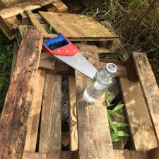Mobel aus paletten bauen anleitung. Diy Anleitung Eine Bank Aus 3 Paletten Bauen