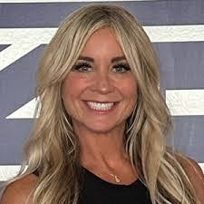 Amanda Connors's Instagram, Twitter & Facebook