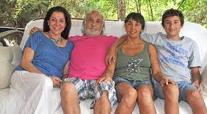 Müjdat gezen ve kızı elif gezen'in sesinden tanbulis isimli eser. Elif Gezen Kimdir Kac Yasinda Nereli Boyu Ve Kilosu Biliyo Org