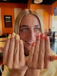 Bella Sullivan (bella_sullivann)