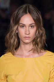 Un Carre Long Degrade Flou Coupes Cheveux Mi Longs Degrades Coupe Cheveux Ondules Coupe De Cheveux