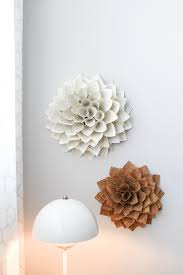 Maybe you would like to learn more about one of these? Florales Fur Die Wand Diy Deko Dahlien Aus Buchseiten Und Korkstoff Sinnenrausch Der Kreative Diy Blog Fur Wohnsinnige Und Selbermacher