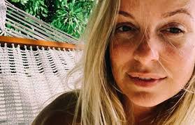 De wederhelft van standardspeler jelle van damme, elke clijsters, is vandaag op twitter van leer getrokken tegen bondscoach marc. Elke Clijsters Bekendheid Is Een Illusie Metro
