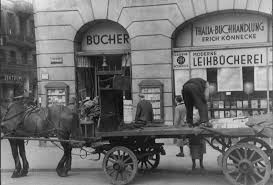 Its ecommerce net sales are generated almost entirely in germany. 100 Jahre Thalia 100 Jahre Liebe Zum Buch Ein Ruckblick Presseportal