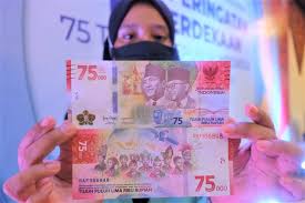 Cara mendapatkan uang baru rp 75 ribu, ini syarat dan mekanisme penukaran. Penukaran Uang Rp 75 Ribu Hanya 150 Lembar Per Hari Krjogja