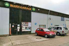 Gegründet wurde die blues garage im märz 1999 von henry gellrich, der sie zusammen mit seiner familie auch heute noch betreibt. Blues Garage Wikipedia