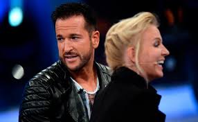 Viele jüngere männer wollen erst mal leben, jung sein und denken nicht an kinder und familie. Schlagerstar Michael Wendlers Neue Freundin Ist Erst 18 Woman At
