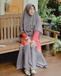 Benar, doi adalah benar benar keturunan tionghoa, nonmuslim yang kemudian mualaf alias memeluk islam. 5 Fakta Larissa Chou Mualaf Yang Jadi Menantu Ustaz Arifin Ilham