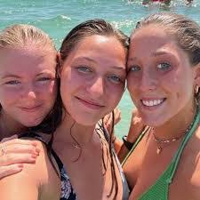 Ella Hadley's Instagram, Twitter & Facebook