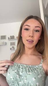 Angela Mailander's Instagram, Twitter & Facebook