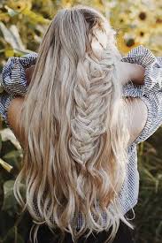 You can't go wrong with voluminous curls. 10 Minute Easy Hairstyles For Long Hair For Every Kind Of Valentine S Day Date My Stylish Zoo