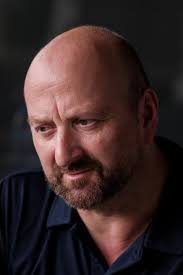 Neil Marshall: "Nunca he querido retratar a las mujeres como víctimas en  mis películas de terror"