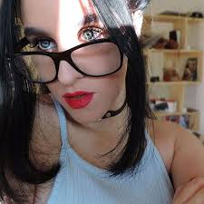 Lilieht Martinez Cat Eye Glass Youtubers Lily