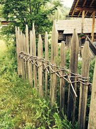 Ein Zaun Auf Der Alm Sichtschutz Garten Haus Und Garten Gartenzaun