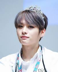 Lee Know with crowns. 👑