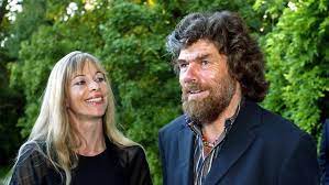 Reinhold messner hat mehr als 50 bücher veröffentlicht. Neue Liebe Mit 74 Reinhold Messner Von Frau Verlassen N Tv De