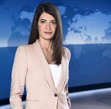 Seit 2013 spricht sie die hauptausgabe um 20 uhr. Linda Zervakis Spricht Uber Ihren Spitznamen Zaziki Welt