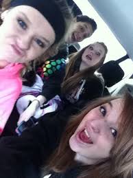 Alexis Marie Hinkle (@Rraebeilla)